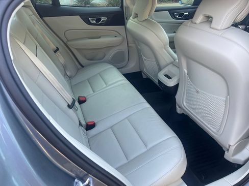 Used 2021 Volvo S60 T5 Momentum FWD image 19