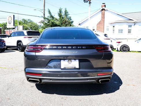 Used 2017 Porsche Panamera 4 w/ Premium Package AWD/4WD image 8