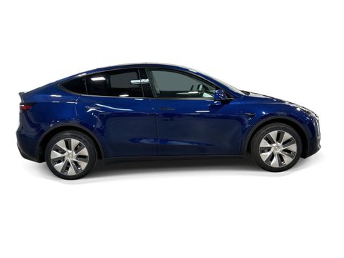 Certified 2023 Tesla Model Y Long Range AWD/4WD image 7