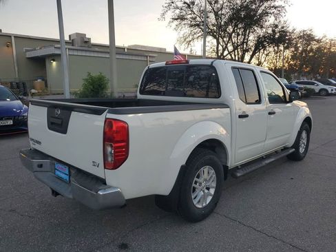Used 2019 Nissan Frontier SV image 11