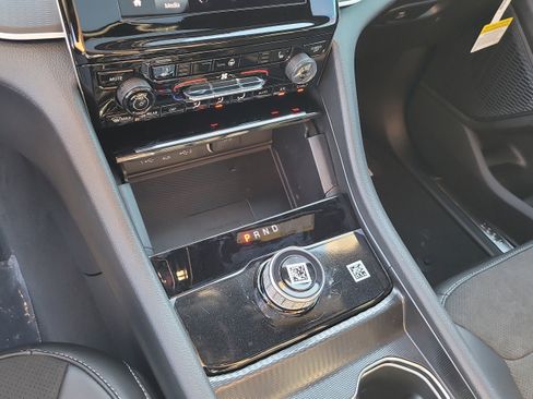 New 2025 Jeep Grand Cherokee Altitude image 19