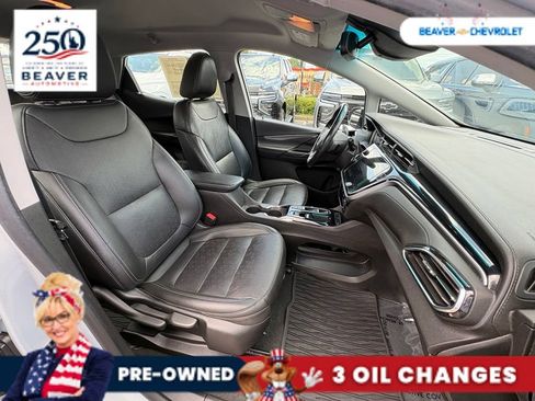 Used 2022 Chevrolet Bolt LT w/ Infotainment Package FWD image 24