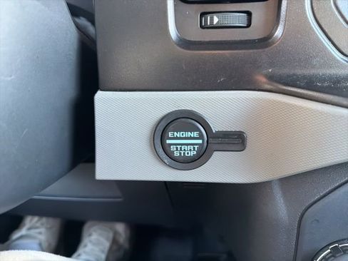 Used 2023 Ford Bronco Badlands image 35