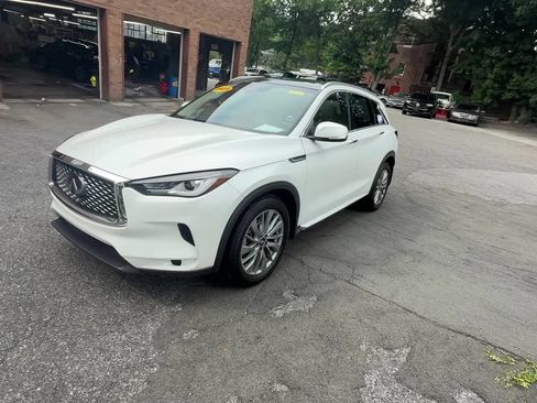 Used 2023 INFINITI QX50 Luxe AWD/4WD image 3