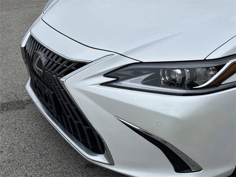 Certified 2023 Lexus ES 350 w/ Premium Package image 10