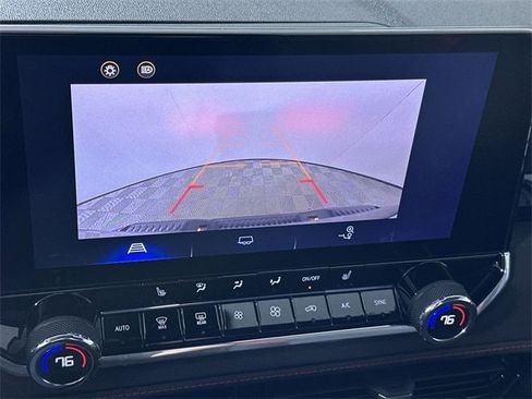 Used 2024 Chevrolet Colorado Z71 w/ Z71 Convenience Package 2 image 15