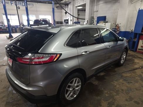 Used 2024 Ford Edge SEL w/ Convenience Package image 5
