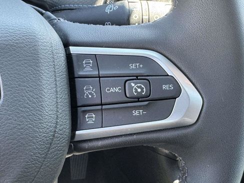Used 2025 Jeep Compass Limited w/ Sun & Sound Group AWD/4WD image 21