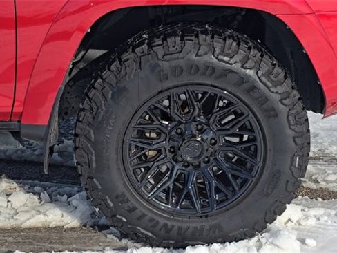 Used 2020 Toyota 4Runner SR5 image 31