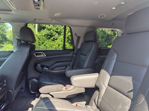 Used 2020 GMC Yukon Denali w/ Denali Premium Package RWD image 6