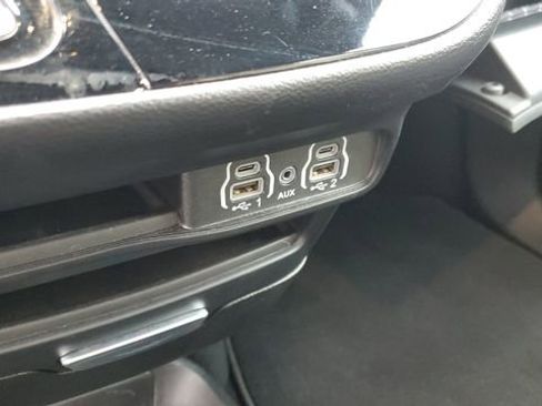 Certified 2025 Chrysler Pacifica Select image 20