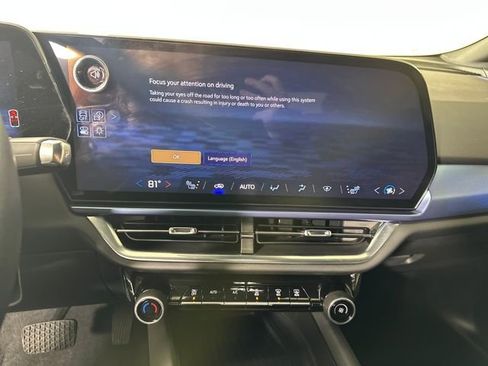 Used 2024 Chevrolet Equinox EV LT image 21