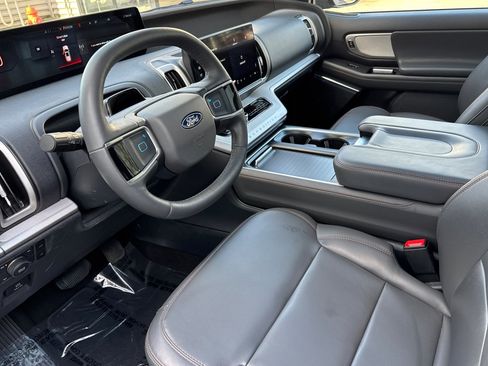 Used 2025 Ford Expedition Max Active image 10