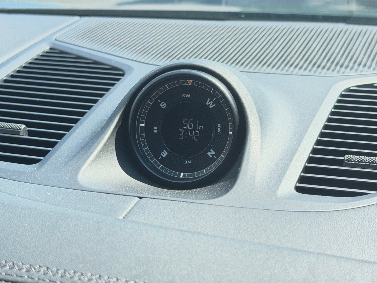 Certified 2025 Porsche Cayenne S AWD/4WD image 27