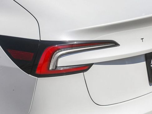 Used 2025 Tesla Model 3 Long Range RWD image 9