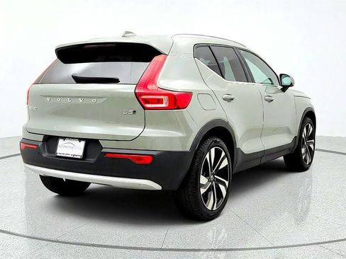 Used 2024 Volvo XC40 B5 Plus w/ Protection Package Premier AWD/4WD image 5