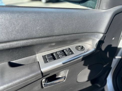 Used 2010 Jeep Grand Cherokee Laredo RWD image 12