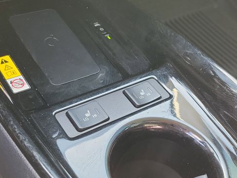 Used 2022 Toyota Prius Limited image 28