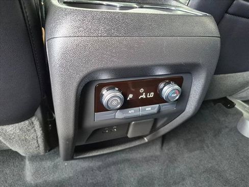 Used 2025 GMC Acadia AT4 AWD/4WD image 24