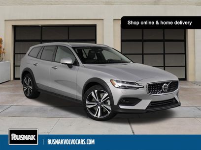 Used 2025 Volvo V60 B5 Cross Country Plus