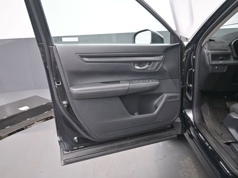 Used 2025 Honda CR-V LX image 12
