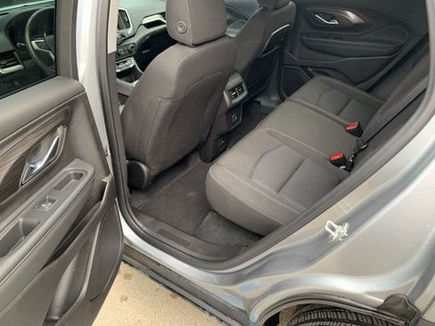 Used 2024 GMC Terrain SLE w/ Driver Convenience Package image 16