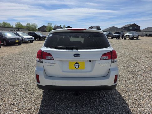Used 2010 Subaru Outback 2.5i Premium image 6