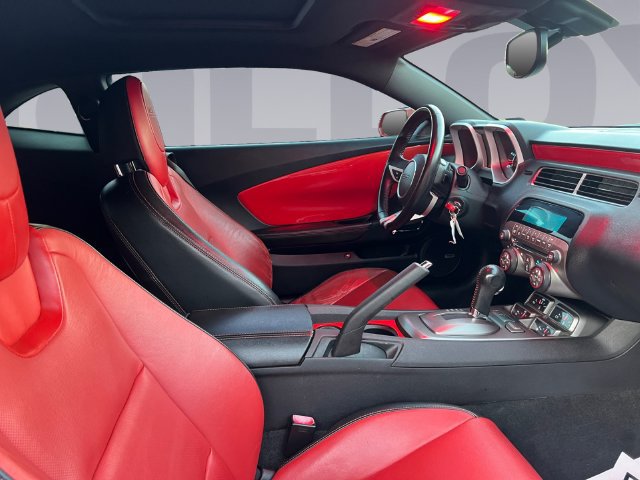 Used 2010 Chevrolet Camaro SS RWD image 17