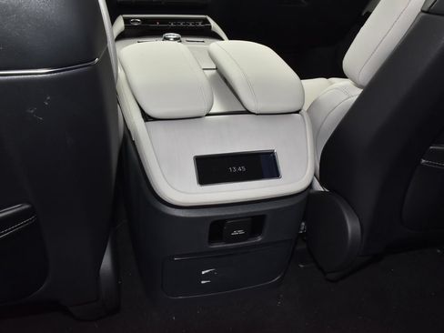 New 2026 Lincoln Navigator Reserve w/ Jet Appearance Package AWD/4WD image 19
