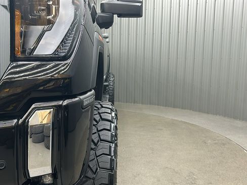 Used 2025 GMC Sierra 3500 Denali w/ Denali Reserve Package image 17