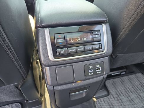 Used 2025 Subaru Ascent Limited AWD/4WD image 28