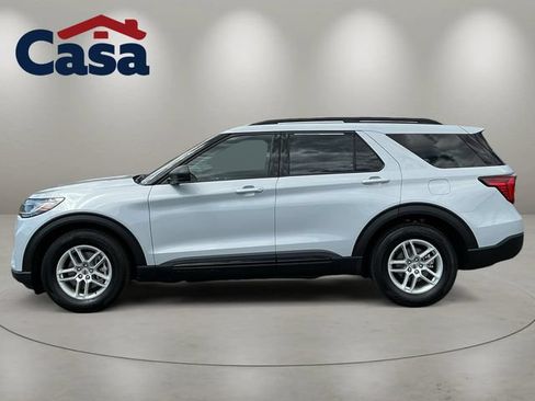 Used 2026 Ford Explorer Active w/ Active Comfort Package RWD image 2