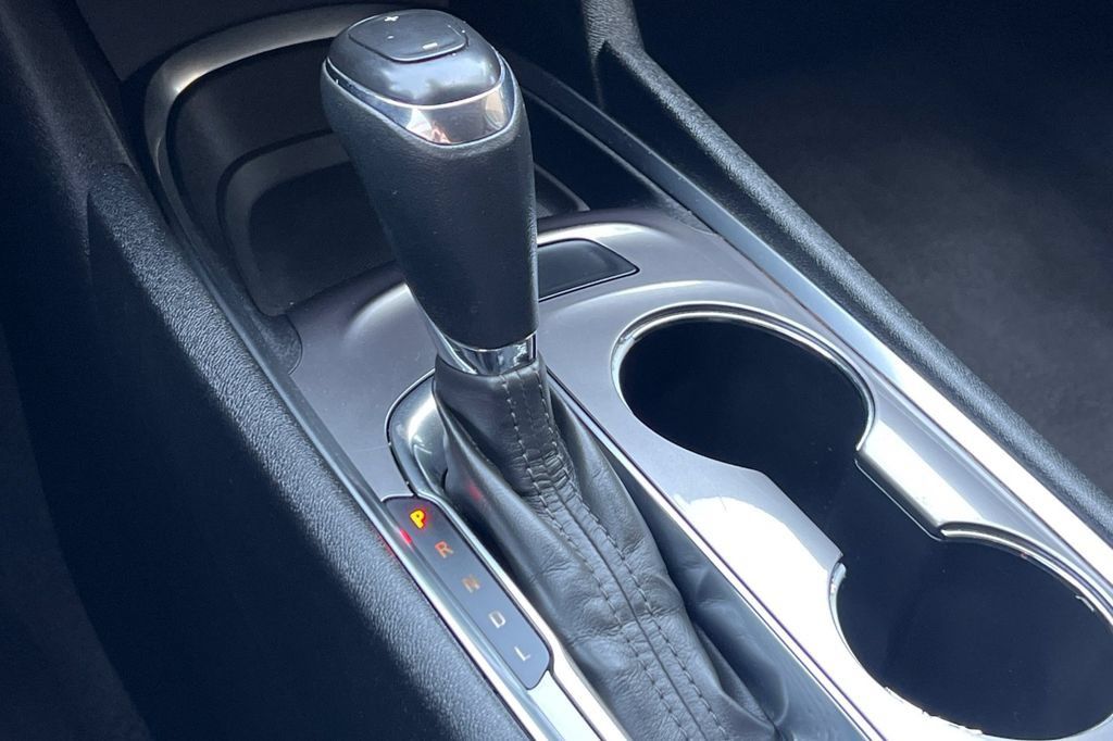 Used 2020 Chevrolet Malibu LT FWD image 22