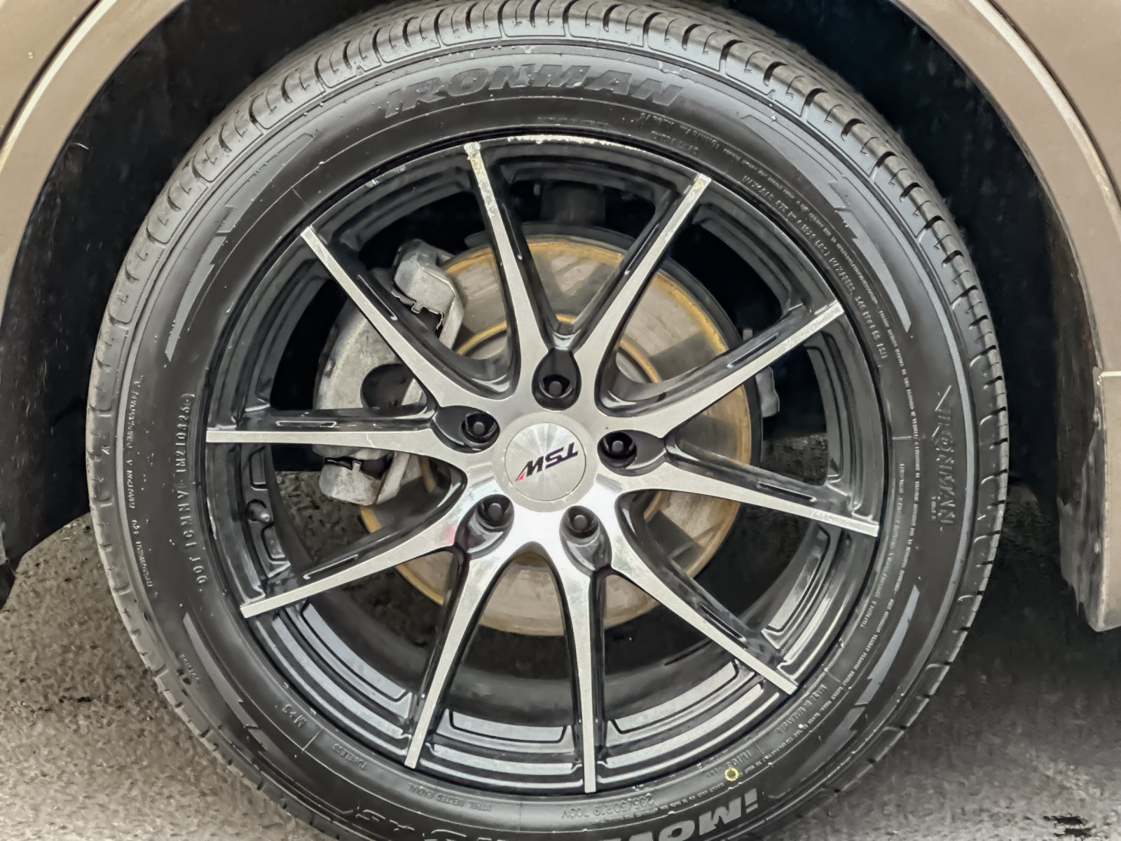 Used 2018 Buick Envision Premium AWD/4WD image 26