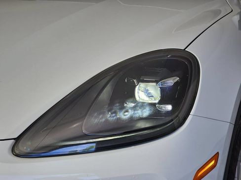Used 2021 Porsche Cayenne AWD/4WD image 29