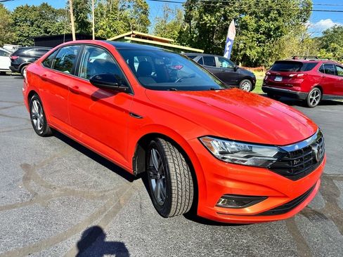 Used 2021 Volkswagen Jetta R-Line w/ R-Line Cold Weather Package image 8