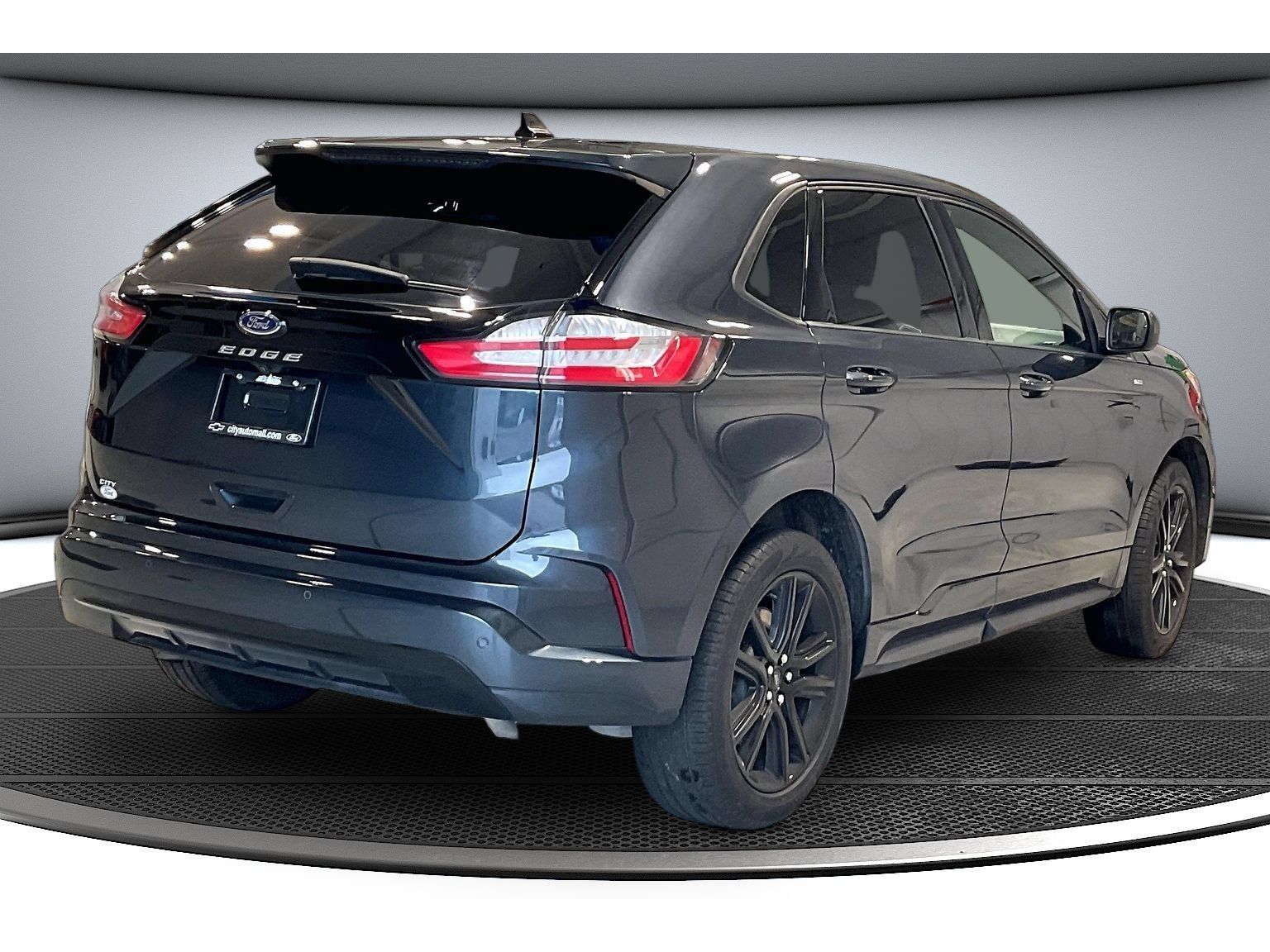 Used 2024 Ford Edge ST-Line AWD/4WD image 17