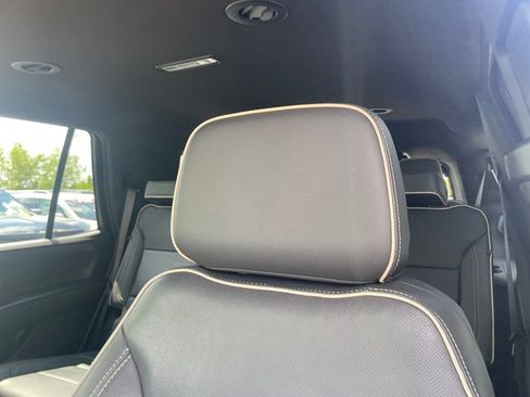 Used 2024 GMC Yukon SLT RWD image 22
