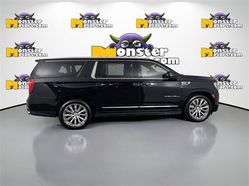 Used 2023 GMC Yukon XL Denali image 4