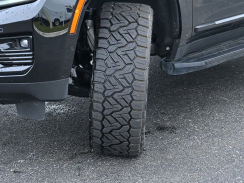 Used 2025 GMC Yukon Elevation w/ Elevation Premium Package image 37