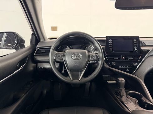 Used 2024 Toyota Camry SE image 17