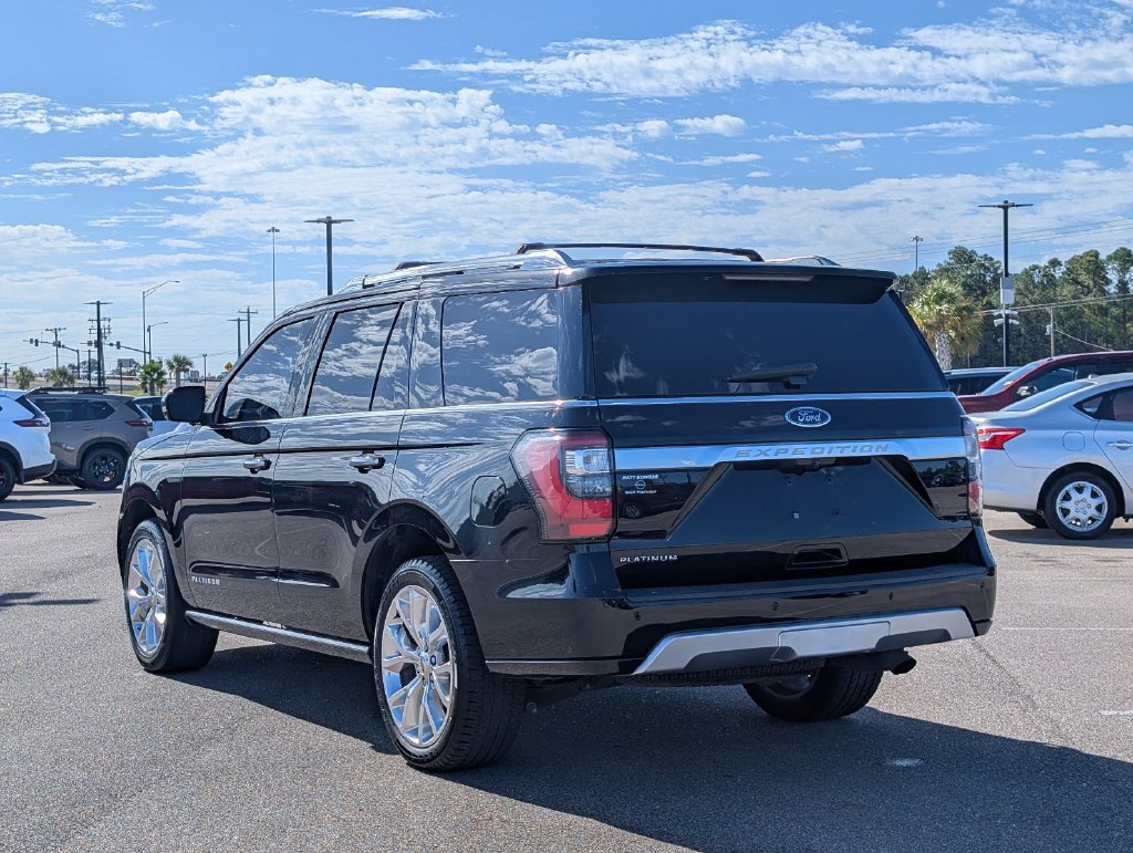 Used 2019 Ford Expedition Platinum RWD image 3