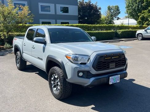 Used 2019 Toyota Tacoma TRD Off-Road AWD/4WD image 1