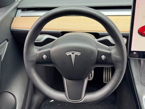 Used 2022 Tesla Model Y Performance AWD/4WD image 17