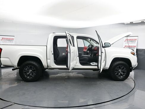 Used 2021 Toyota Tacoma SR5 image 41