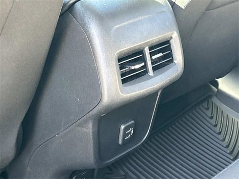 Used 2023 Chevrolet Equinox LT image 20