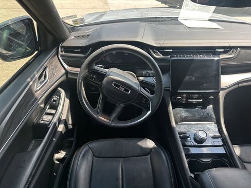 Used 2023 Jeep Grand Cherokee L Overland image 11