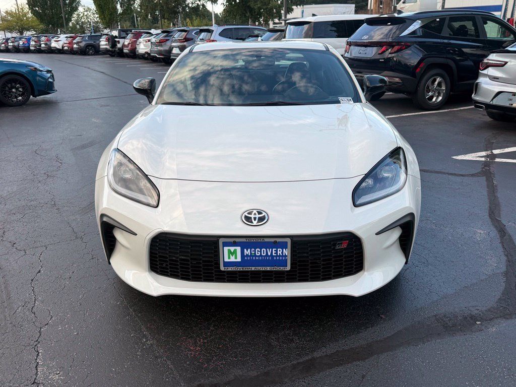 Used 2024 Toyota GR86 Premium RWD image 12