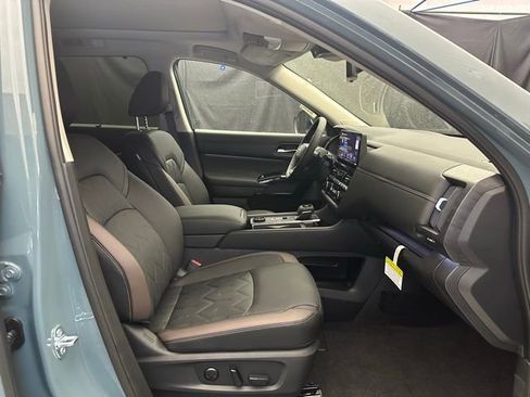 New 2026 Nissan Pathfinder Platinum AWD/4WD image 13