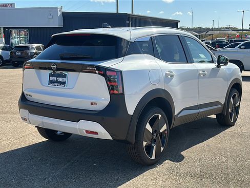New 2026 Nissan Kicks SR image 8
